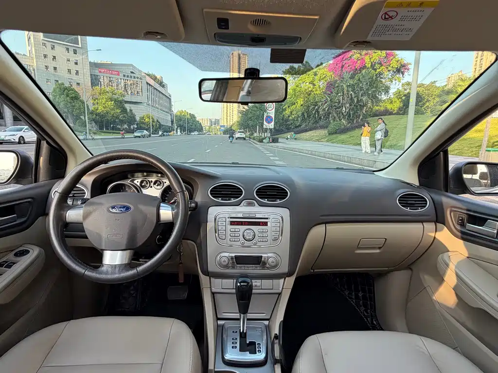 Focus Sedan Classic 1.8 L Auto Fashion