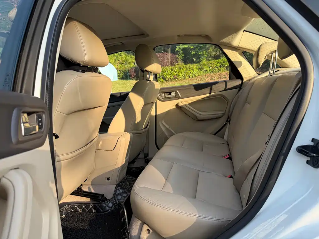 Focus Sedan Classic 1.8 L Auto Fashion