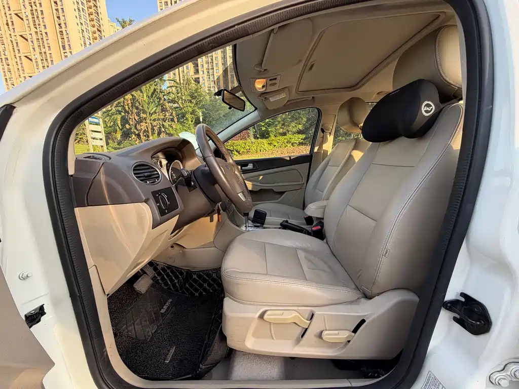 Focus Sedan Classic 1.8 L Auto Fashion