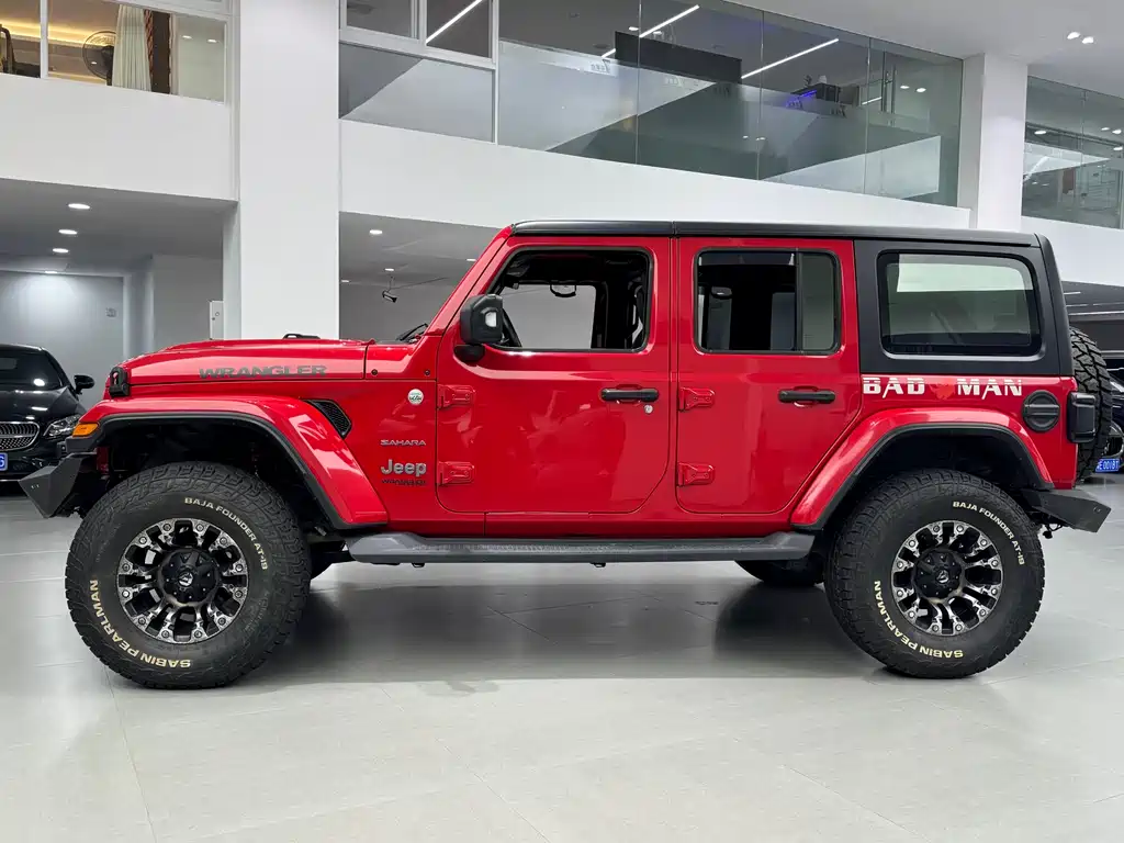 Wrangler 2.0 T Sahara 4-door CN-V
