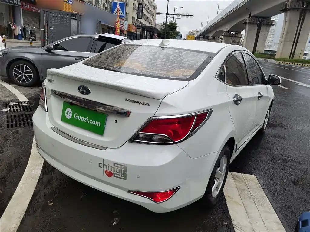 Accent 1.4 L Auto Intelligent GLS