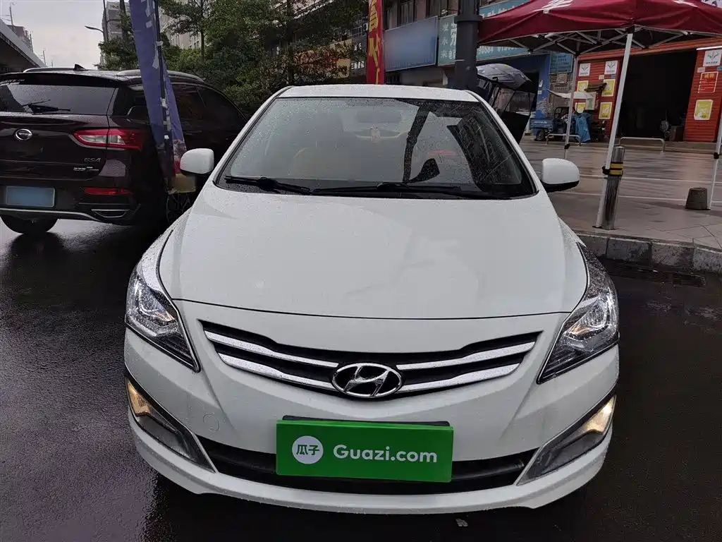 Accent 1.4 L Auto Intelligent GLS