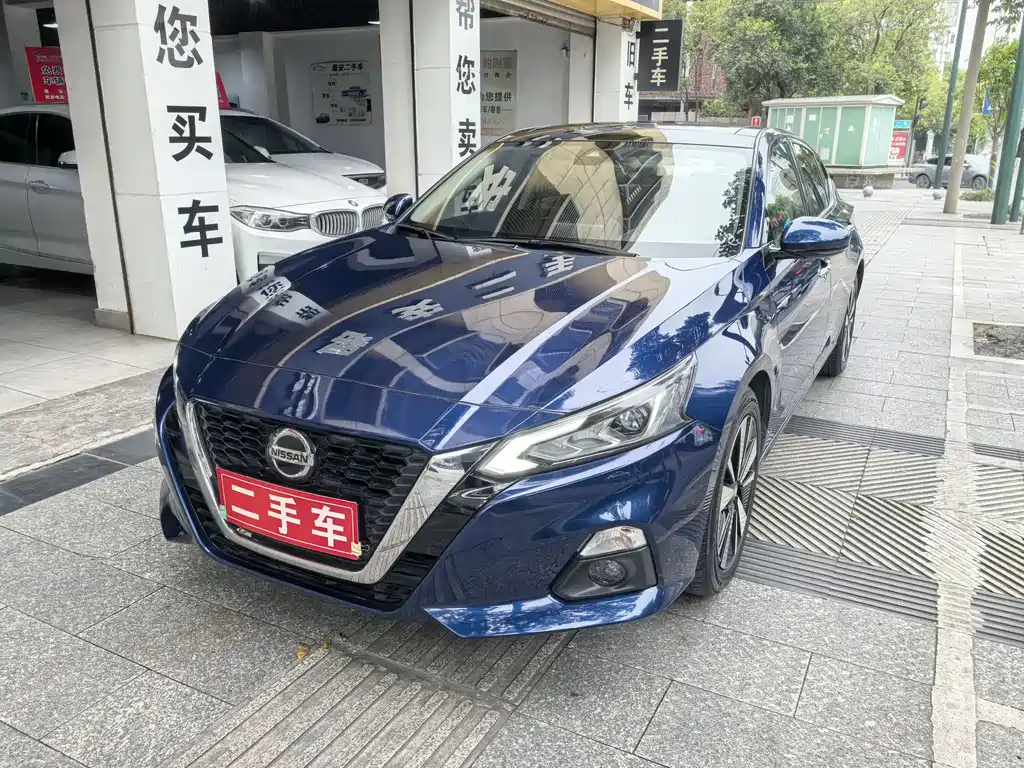 Teana 2.0 L XL Upper Smart Travel