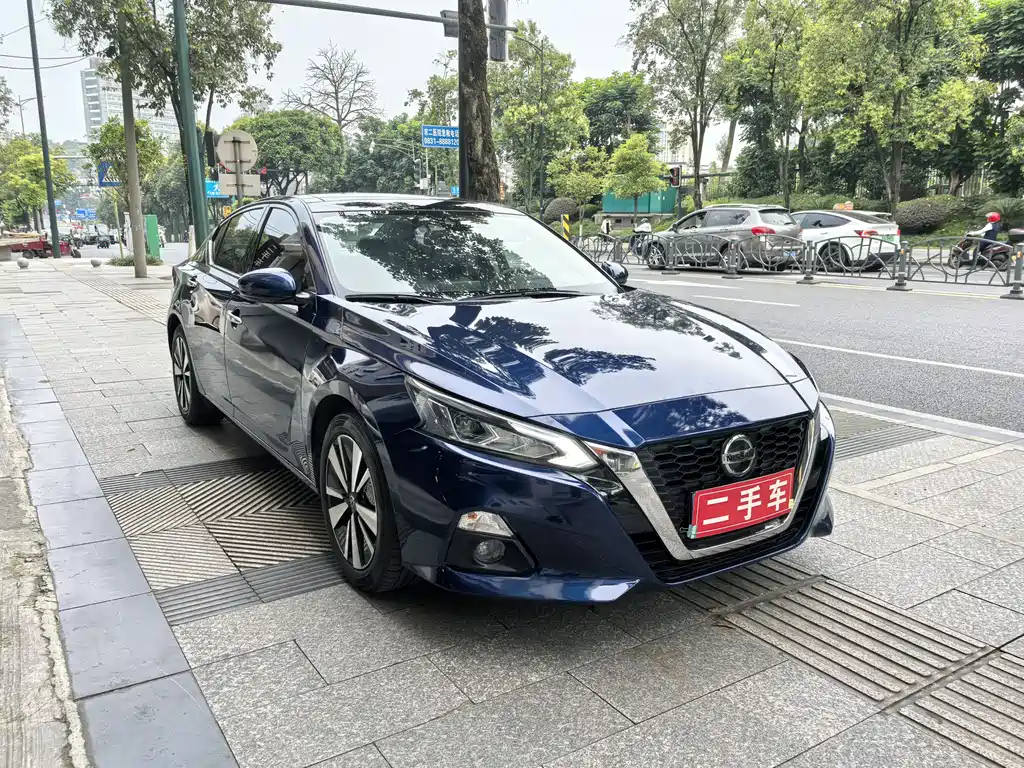 Teana 2.0 L XL Upper Smart Travel
