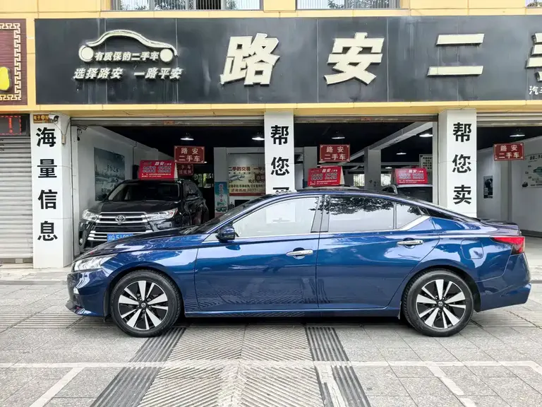 Nissan Teana 2.0 L XL Upper Smart Travel