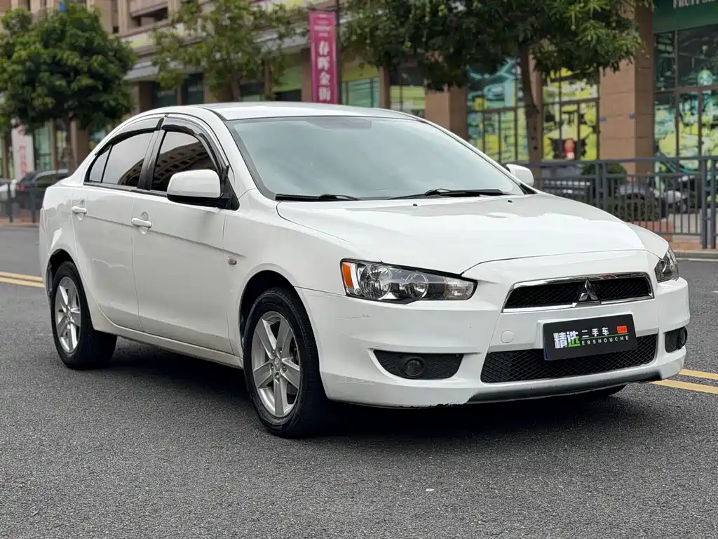Lancer EX Fashion 1.8 L CVT Comfort