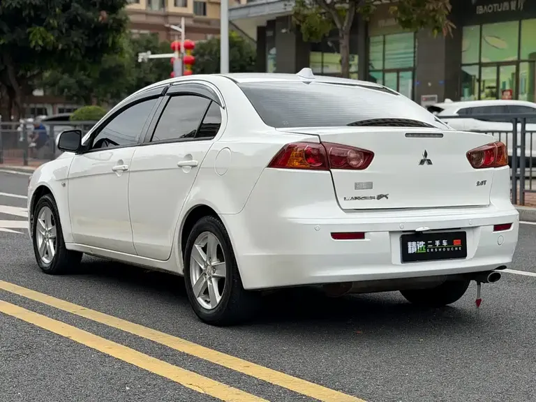 Mitsubishi Lancer EX Fashion 1.8 L CVT Comfort