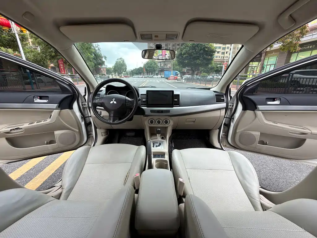 Lancer EX Fashion 1.8 L CVT Comfort