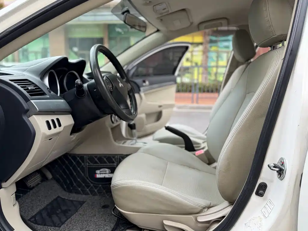 Lancer EX Fashion 1.8 L CVT Comfort