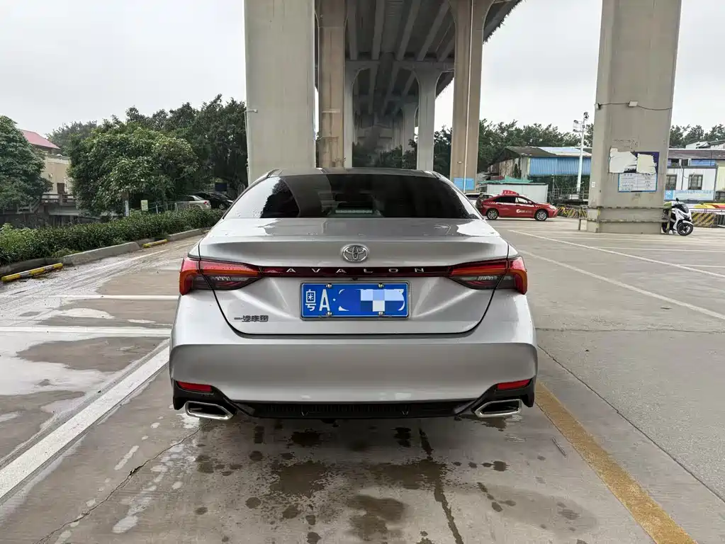 Avalon 2.0 L Luxury