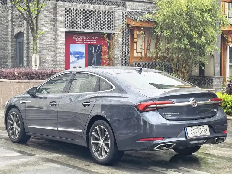 Buick LaCrosse 28 T Luxury