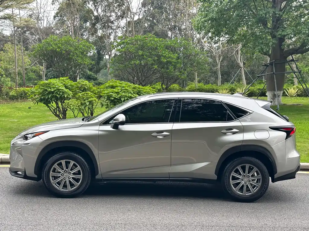 Lexus NX 200 AWD Sharp Style