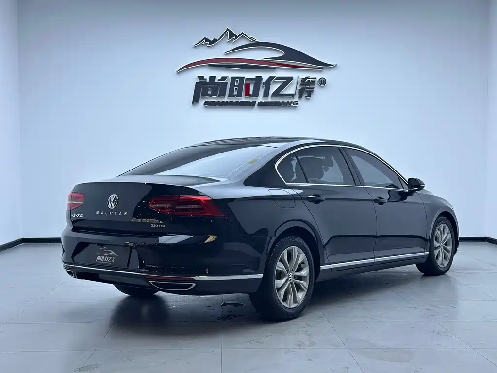 Magotan 330 TSI DSG Luxury
