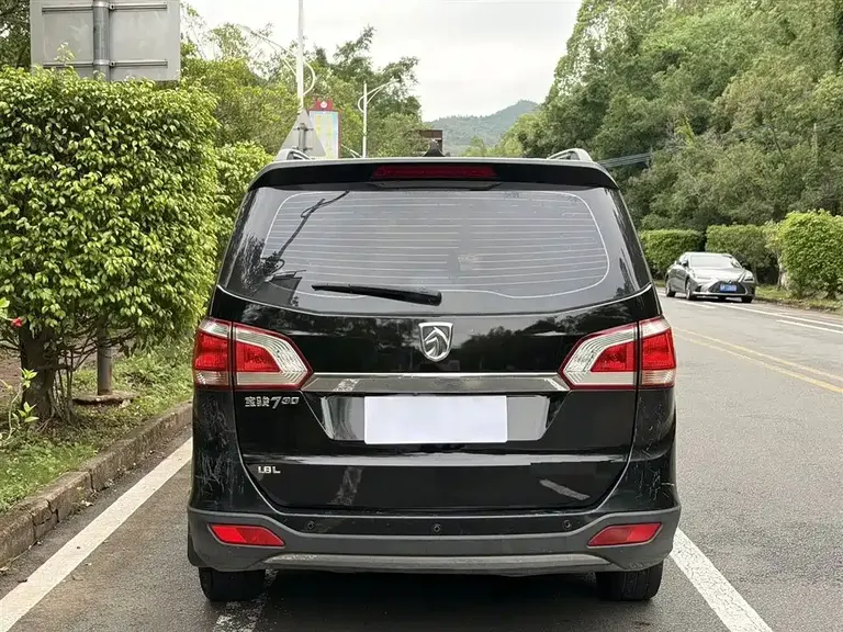 Baojun 730 宝骏730 2015款 1.8 L 手动豪华导航ESP版 7座