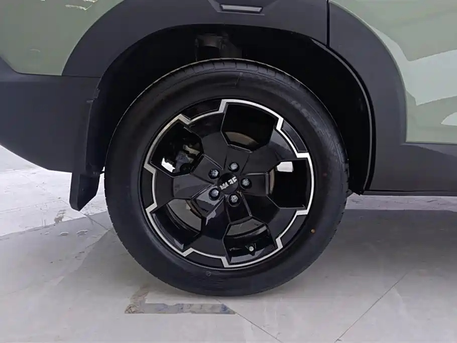 BAIC BJ30 1.5 T Magic Core Electric Drive Advanced