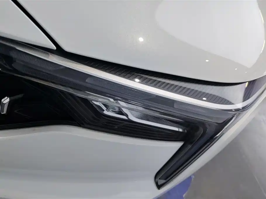 Besturn B70 3 rd Gen 1.5 T Auto Joy
