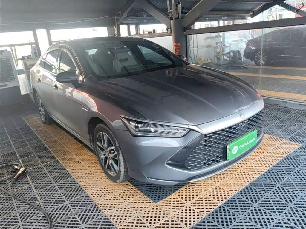 Qin PLUS Champion DM-i 120 KM Transcend