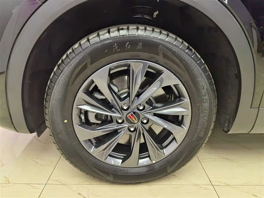 Hongqi HS5 2.0 T 2 WD Flagship Enjoyment Pro