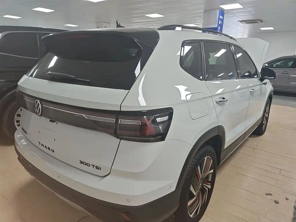 Tharu 300 TSI 2 WD Moon Supreme