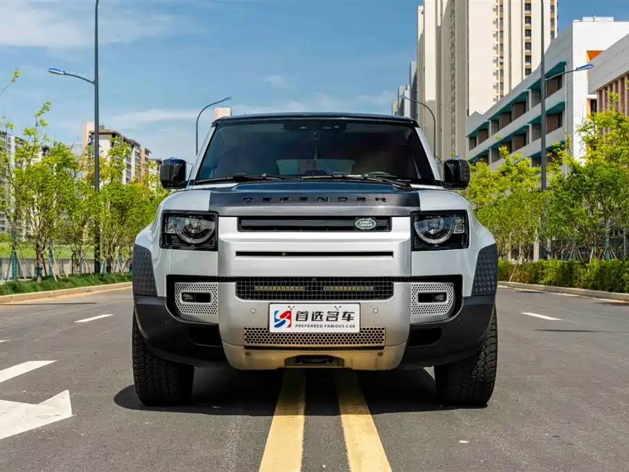 Land Rover Defender 110 P400 Dark Special Edition