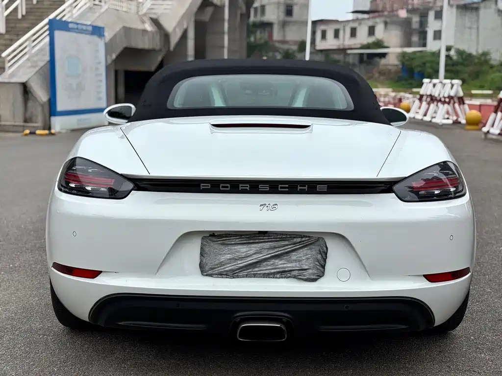 Porsche 718 Boxster 2.0 T