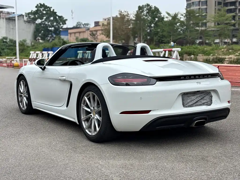 Porsche 718 Boxster 2.0 T