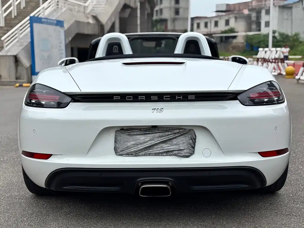 Porsche 718 Boxster 2.0 T