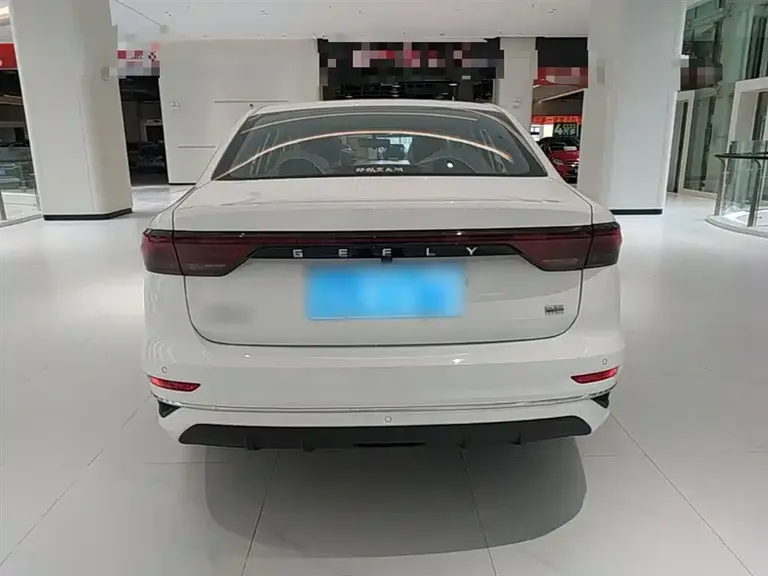 Geely Emgrand 帝豪 2026款 400万纪念款 1.5 L CVT超越型