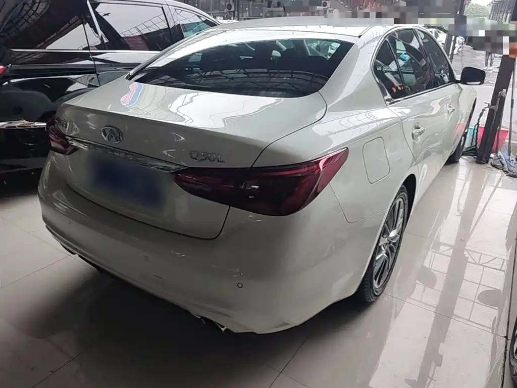 Infiniti Q50 L 2.0 T Comfort Enjoyment CN-VI