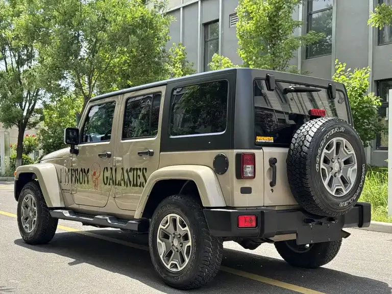 Jeep Wrangler 3.0 L Sahara 4-door Comfort Enjoyment