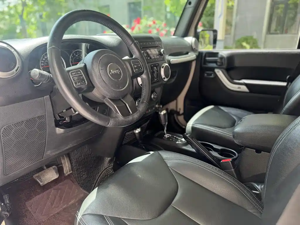 Wrangler 3.0 L Sahara 4-door Comfort Enjoyment