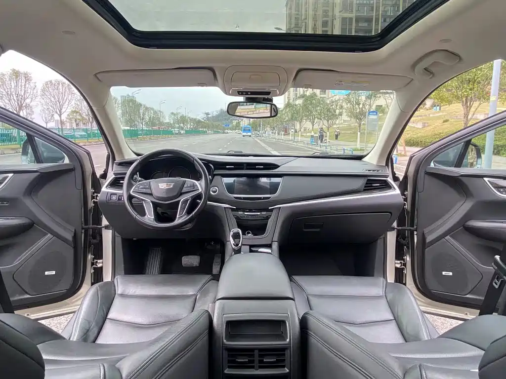 Cadillac XT5 Anniversary Celebration 25 T Luxury