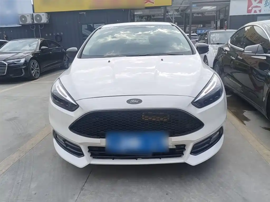 Focus Hatchback EcoBoost 180 Auto Elite