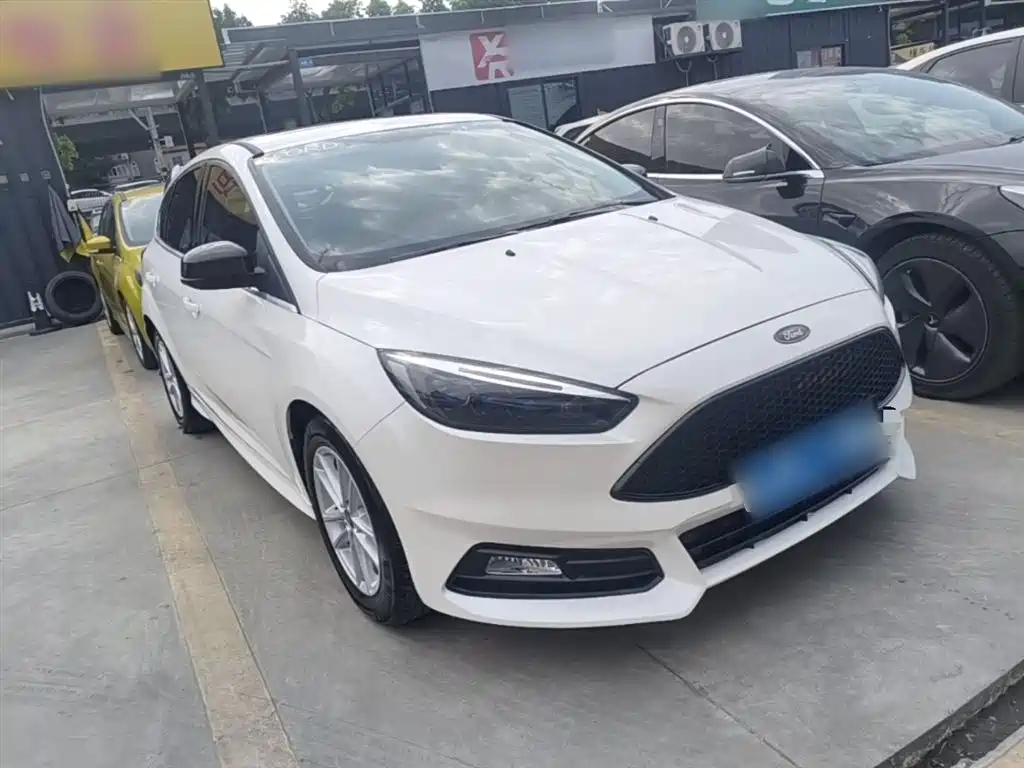 Focus Hatchback EcoBoost 180 Auto Elite