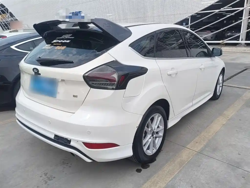 Focus Hatchback EcoBoost 180 Auto Elite