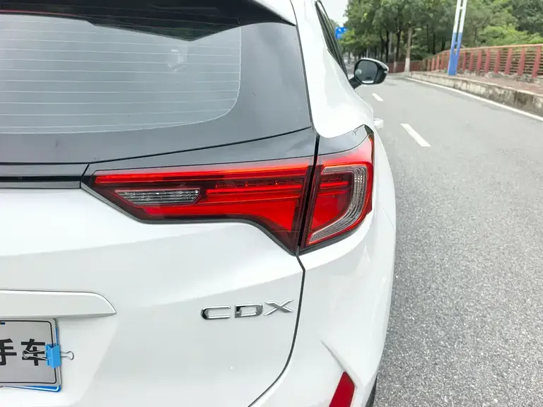 Acura CDX 讴歌CDX 2021款 1.5 T 两驱畅享版