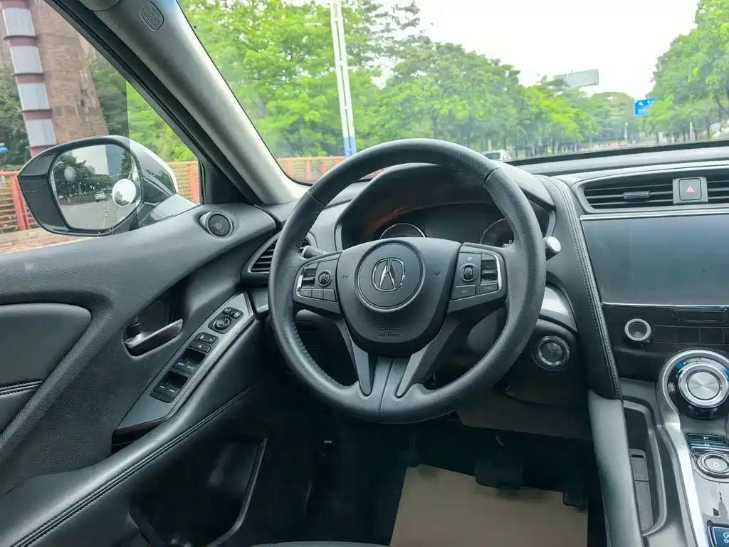 Acura CDX 讴歌CDX 2021款 1.5 T 两驱畅享版