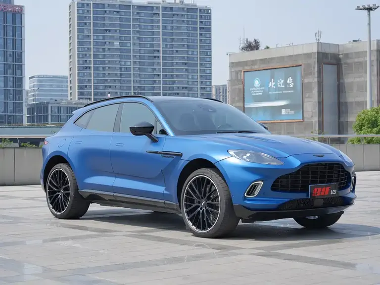 Aston Martin DBX 3.0 T STRAIGHT-SIX