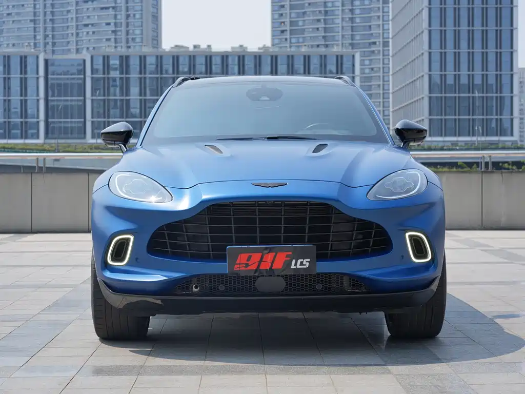 Aston Martin DBX 3.0 T STRAIGHT-SIX