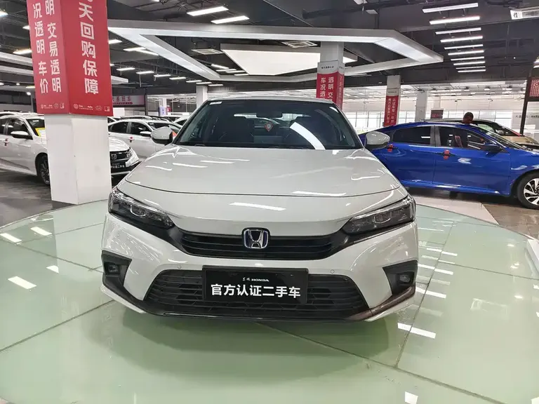 Honda Civic 2.0 L e:HEV Pioneer