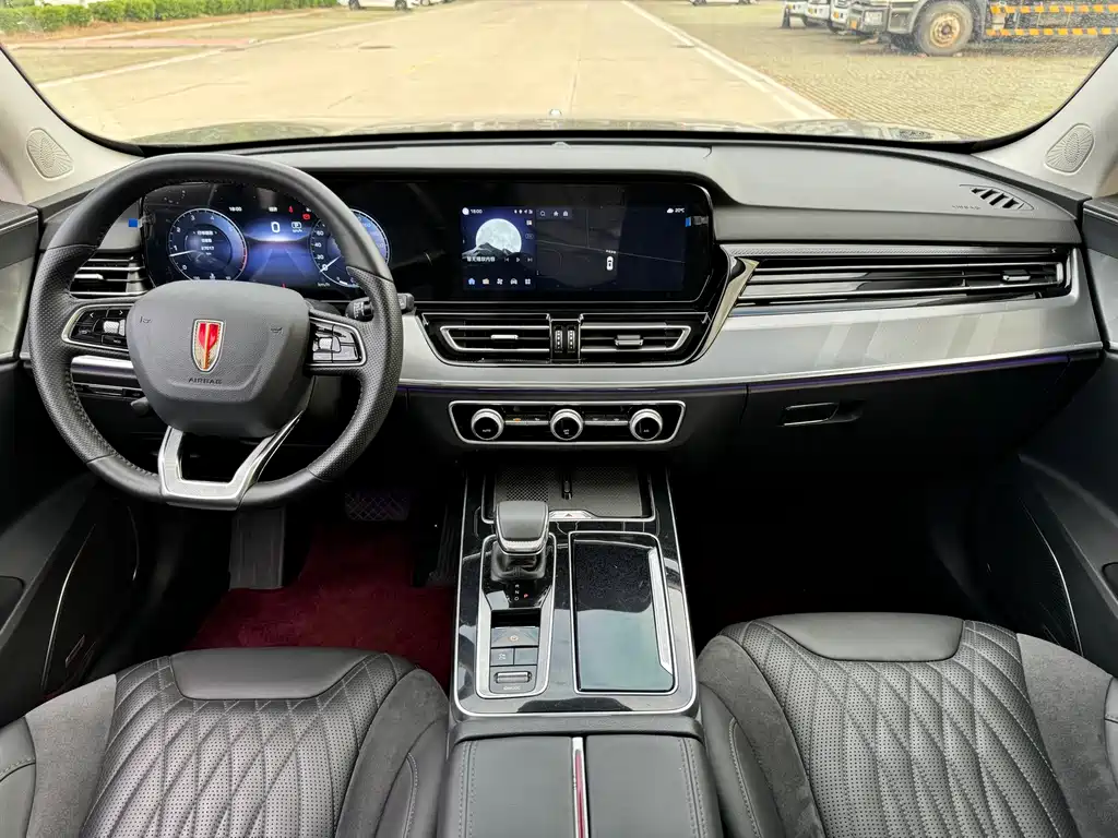 Hongqi HS5 2.0 T 4 WD Flagship Enjoyment Pro