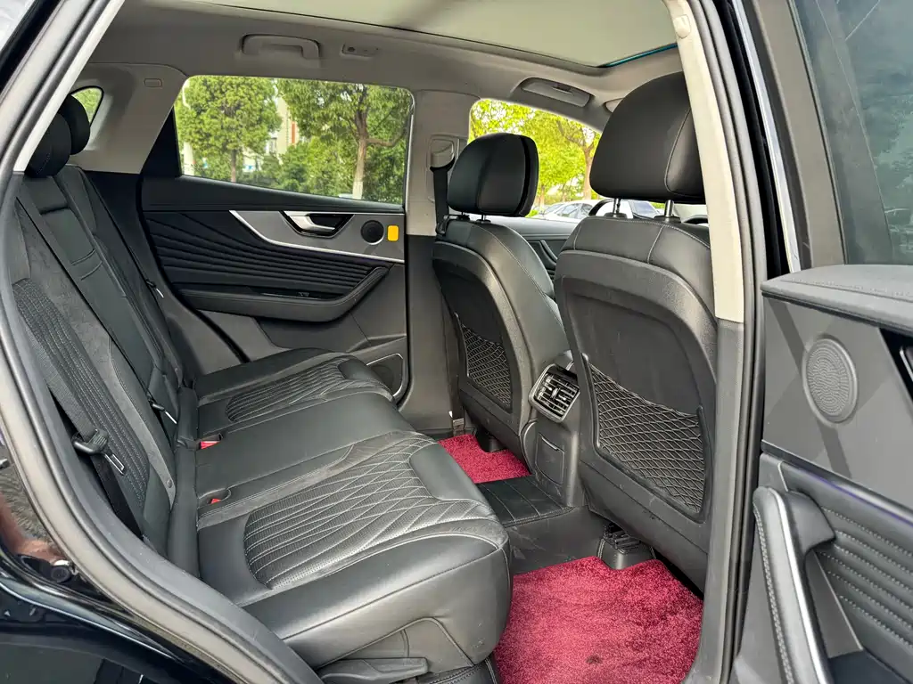 Hongqi HS5 2.0 T 4 WD Flagship Enjoyment Pro