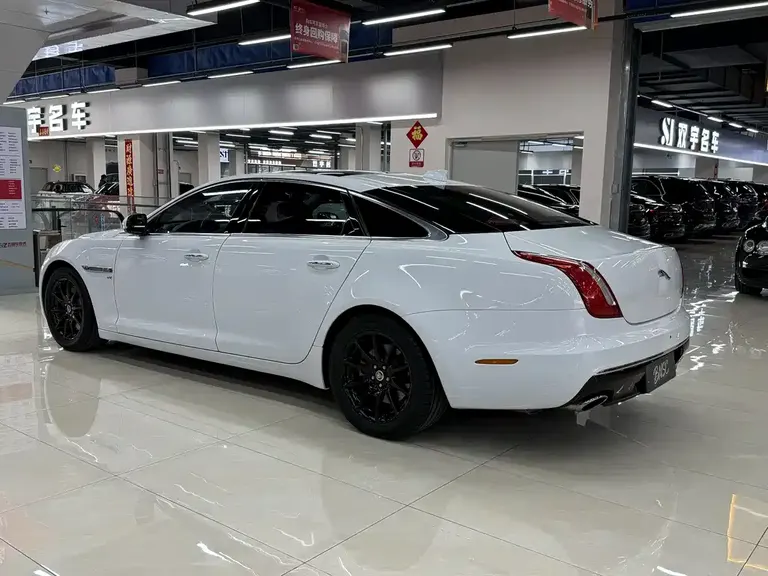 Jaguar XJ XJL 3.0 SC 2 WD Graceful Business