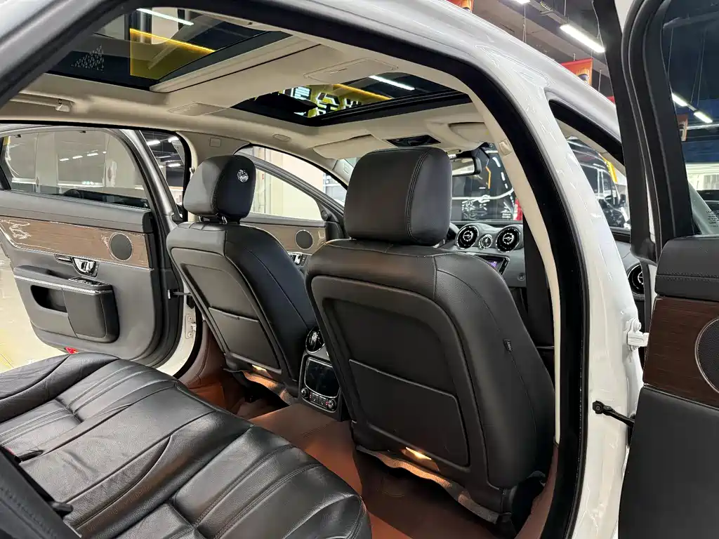 Jaguar XJ XJL 3.0 SC 2 WD Graceful Business