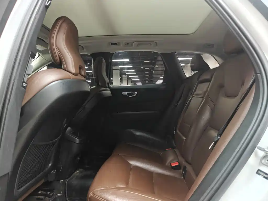 Volvo XC60 T5 4 WD Smart Ease CN-VI
