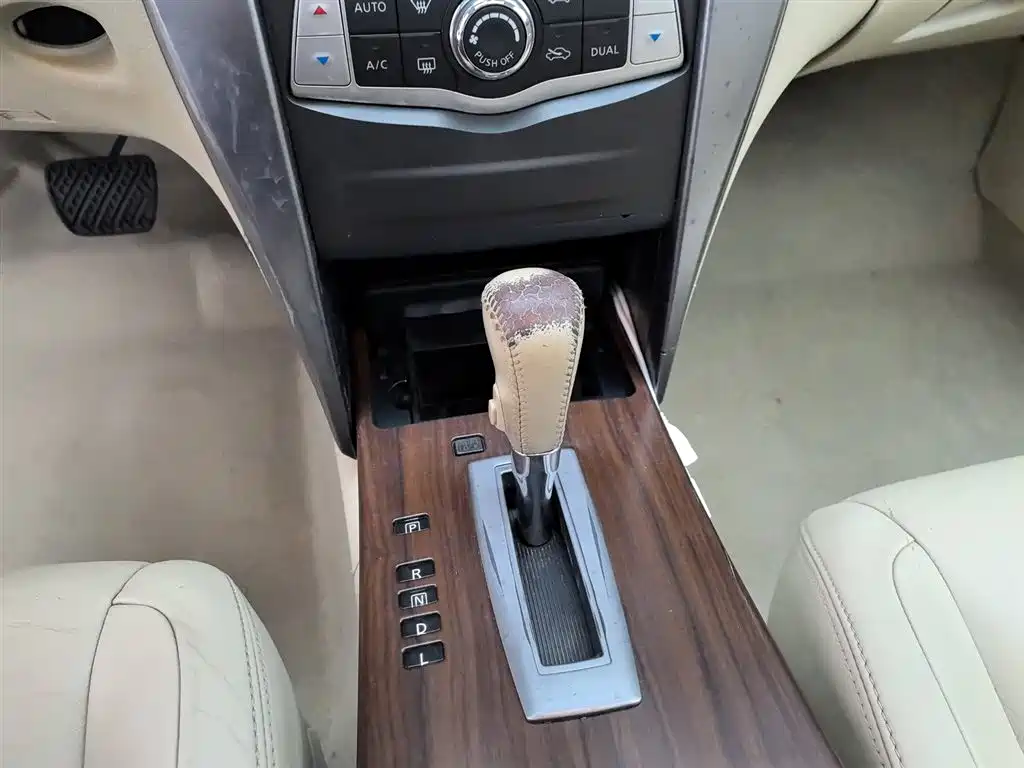 Teana 2.0 L XL Comfort