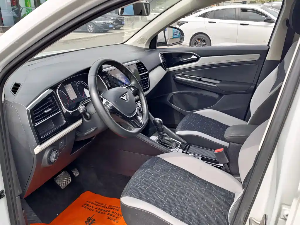 Jetta VS7 280 TSI Auto Progressive
