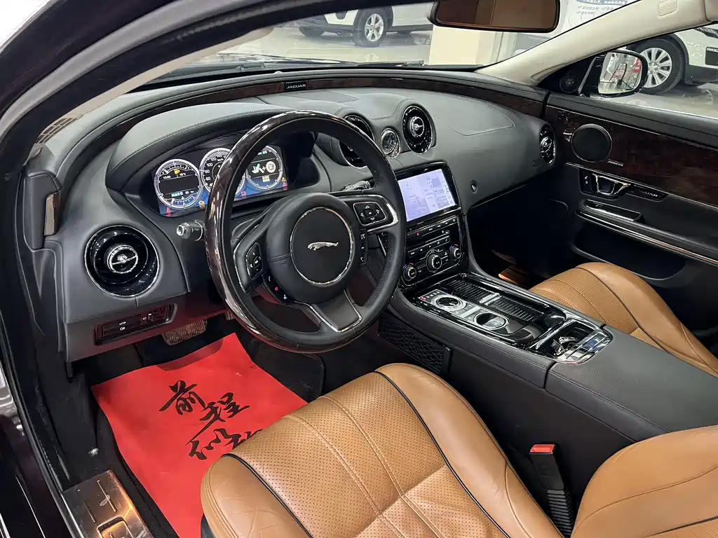 Jaguar XJ XJL 3.0 SC 4 WD Premium Business