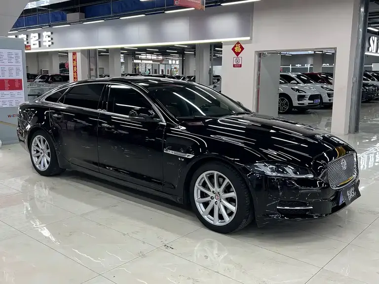 Jaguar XJ XJL 3.0 SC 4 WD Premium Business