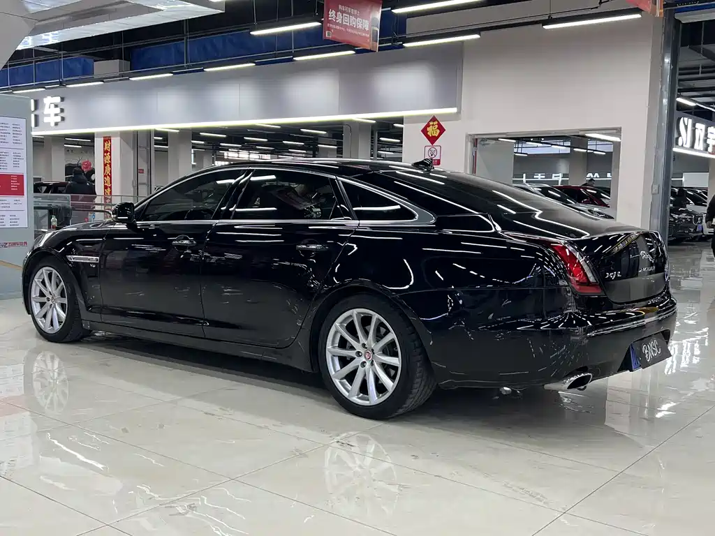 Jaguar XJ XJL 3.0 SC 4 WD Premium Business